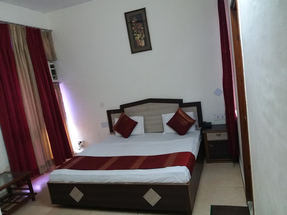 Hotel Rama Palace Katra  Eksteriør billede